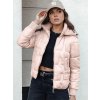Svetloružová dámska krátka zimná prešívaná bunda s kapucňou FASHWARM
