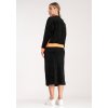 Dámsky čierny velúrový set mikiny a sukne