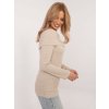 Béžový dámsky sveter s odhalenými ramenami