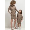 Hnedé dámske mikinové šaty mama a dcéra s rolákom MMM37 - cappuccino (Rozmiar S)