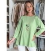Svetlozelená dámska asymetrická oversize blúzka s príveskom COMFILA