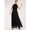 Čierne dámske maxi šaty s odhalenými ramenami