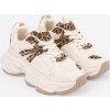Smotanové dámske sneakersy na hrubej podrážke s leopardími detailmi