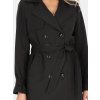 Čierny dámsky dvojradový kabát s opaskom