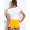 Dámske žlté šortky s bielym lemovaním