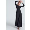 Čierne maxi šaty s odhalenými ramenami