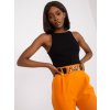 Oranžové nohavice s vysokým pásom a opaskom