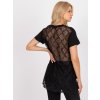 Čierne tričko s predĺženou čipkovou chrbtovou časťou