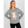 Sivý sveter s 3D aplikáciou medveďa