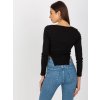 Čierny crop top s cípmi a dlhými rukávmi