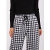 Čierno-biele vzorované široké nohavice