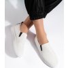 Biele dierkované slip-on tenisky