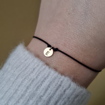 Náramek s medailonem písmeno E- poslední příležitost, žluté zlato