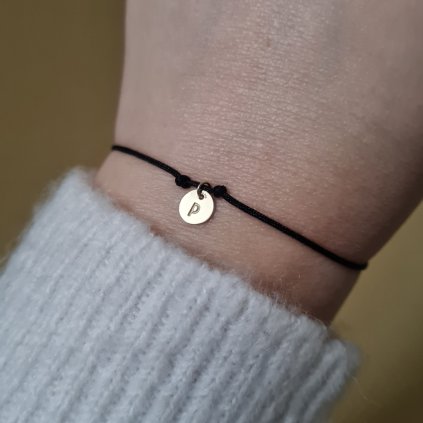 Náramek s medailonem písmeno P- poslední příležitost, žluté zlato