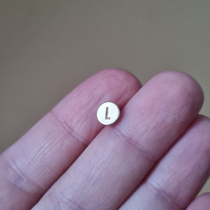 Náušnice písmeno L - poslední příležitost, žluté zlato