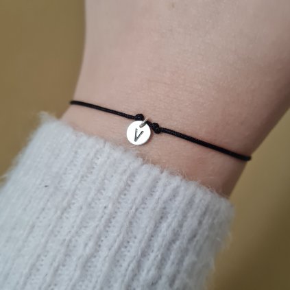 Náramek s písmenem V- poslední příležitost, stříbro