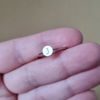 Prsten písmeno J - poslední příležitost, stříbro