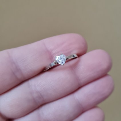 Prsten se zirkonem srdíčko 54- poslední příležitost, bílé zlato