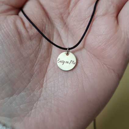 Limitovaná edice Easy on Me, medailon poslední příležitost, žluté zlato