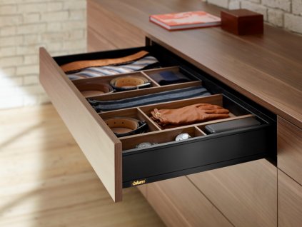 zasuvka legrabox cerna karbon detail5
