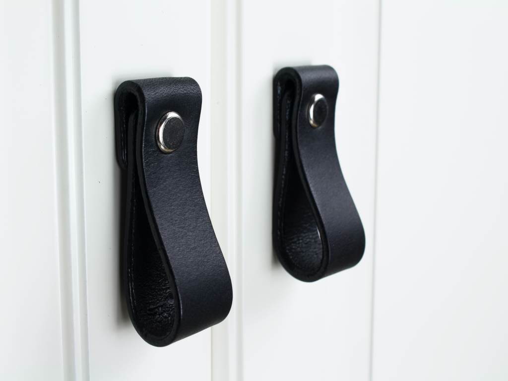 In-Design Nábytková kožená knopka NATURE malá, černá kůže