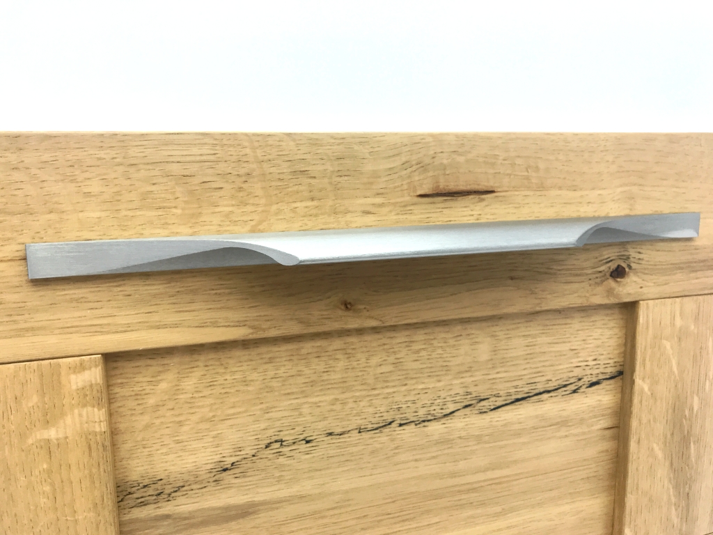 Levně In-Design Nábytková úchytka Surface imitace nerezi