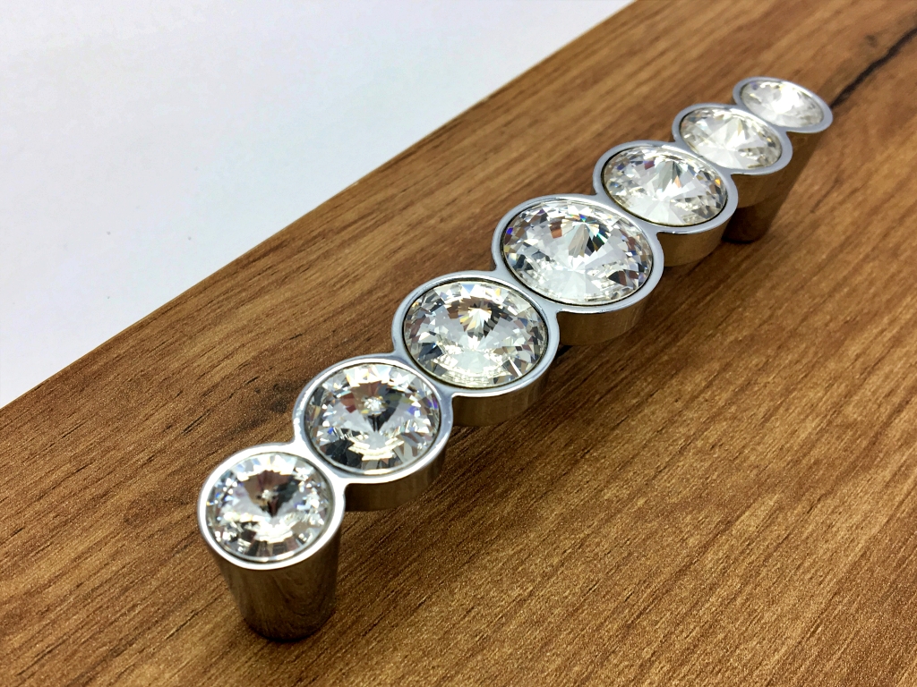 Levně Nábytková úchytka Ruota chrom SWAROVSKI Rozteč úchytky (mm): 128