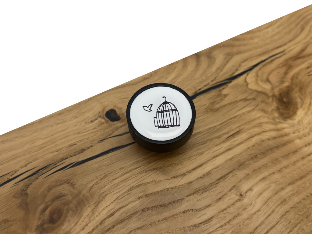 Levně In-Design Nábytková knopka Bianco černá, motiv klícka V38