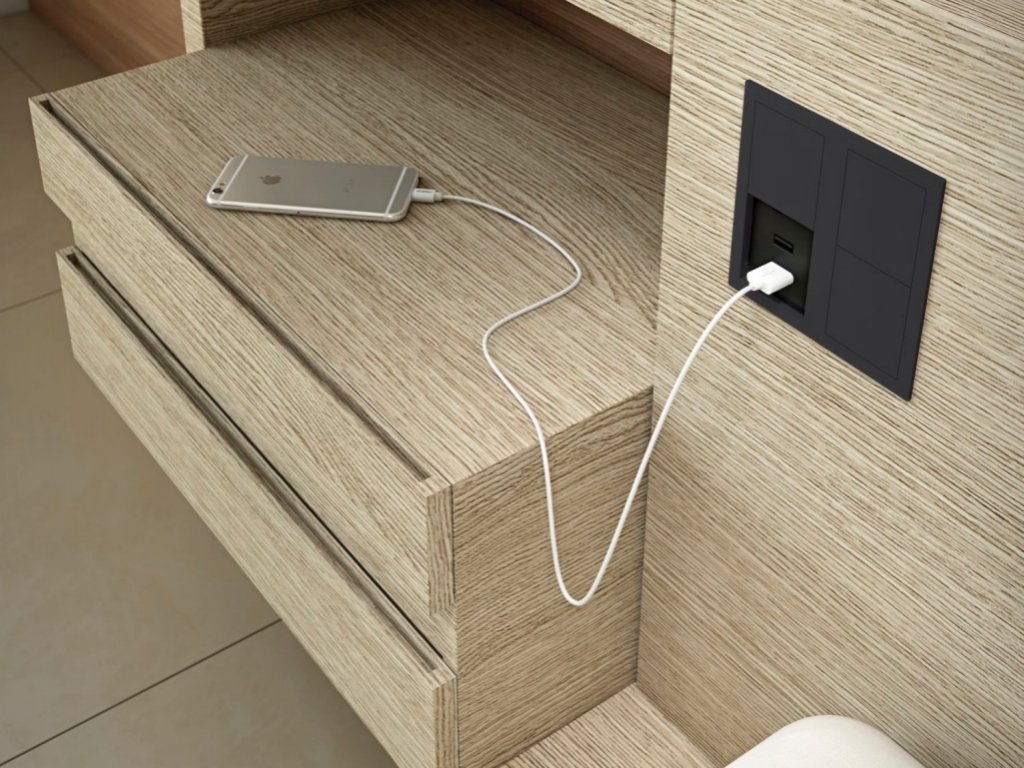 Levně VersaLogic Elektro zásuvka VersaHIT Dual s USB nabíječkou A+C černý