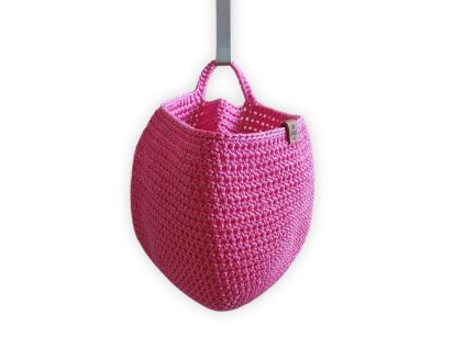 Háčkovaný závěsný košík růžový