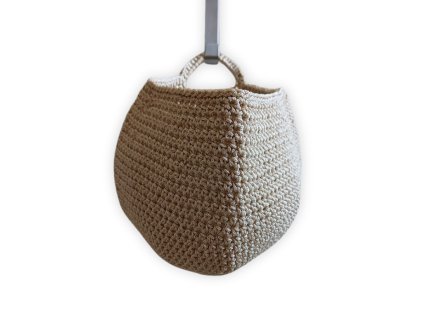 Závěsný háčkovaný košík v krémové barvě