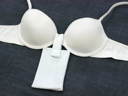 DIA KAPSA K ZAVĚŠENÍ NA PODPRSENKU / PÁSEK – SNĚHOBÍLÁ