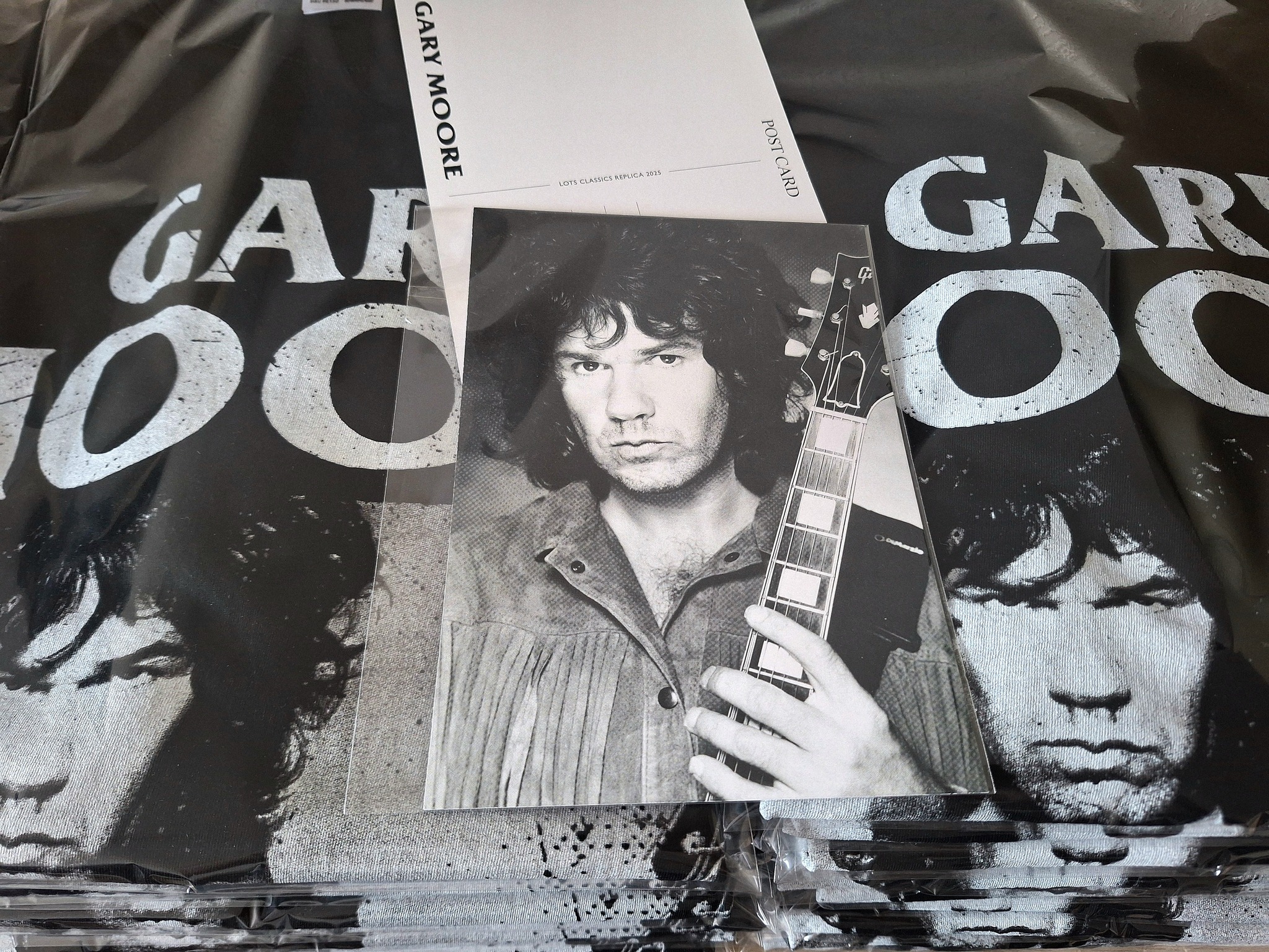 tshirt_with_postcard_replica