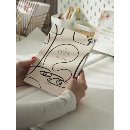 7. Akademický diář 25/26 Minimal Muse ANNA