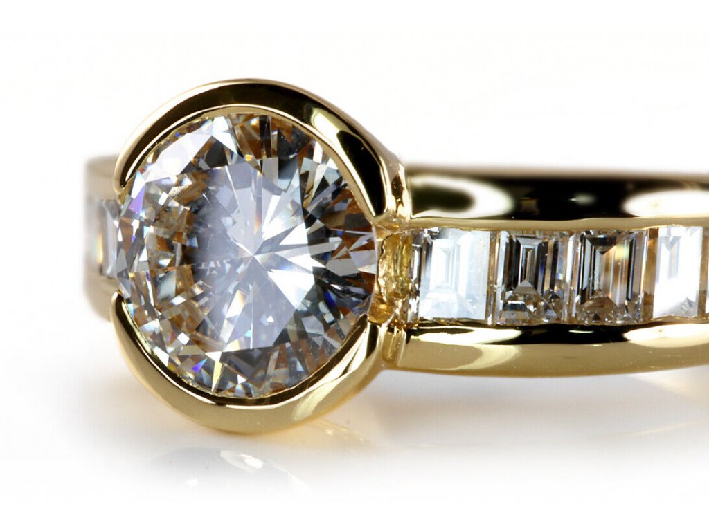 155-2_zasnubni-prsten-s-diamanty