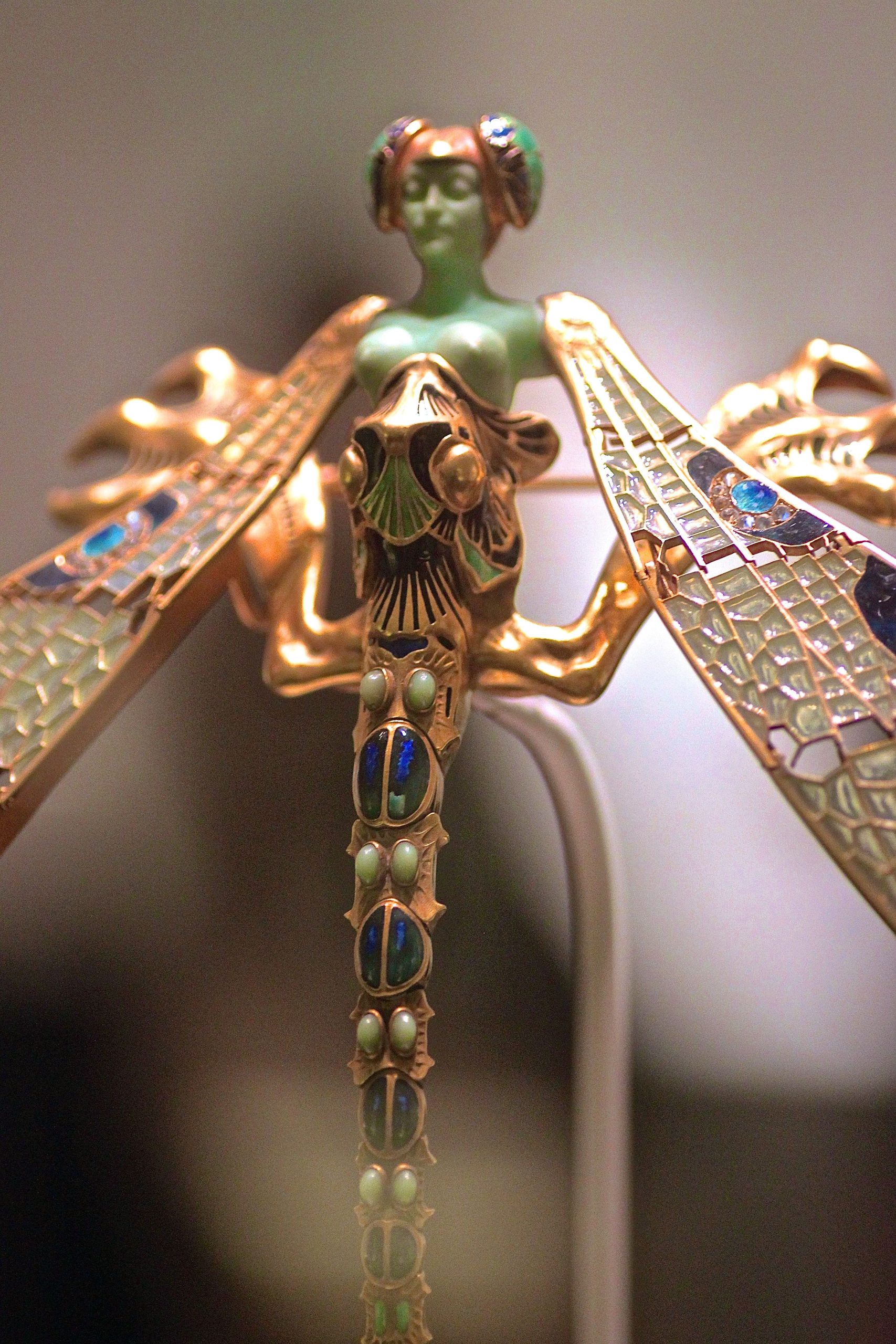 Rene-Lalique-Dragonfly-dáma