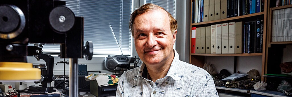 Gemolog Dr. Jaroslav Hyršl