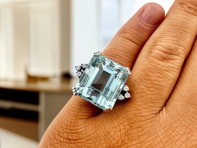 Autorksý prsten s Akvamarínem a Diamanty