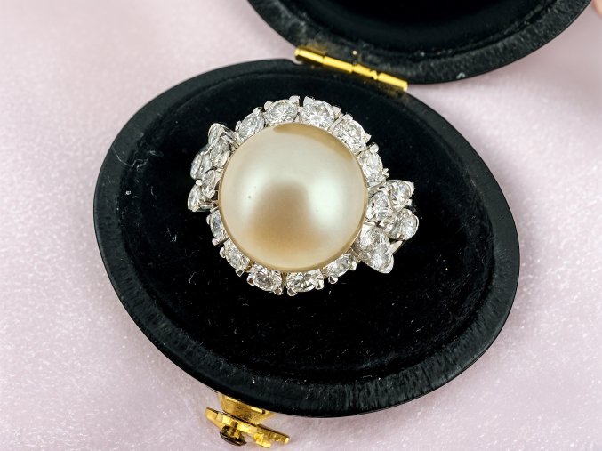 Francouzský Zlatý Prsten s Diamanty a Perlou