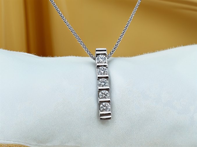 Zlatý Náhrdelník s Diamanty