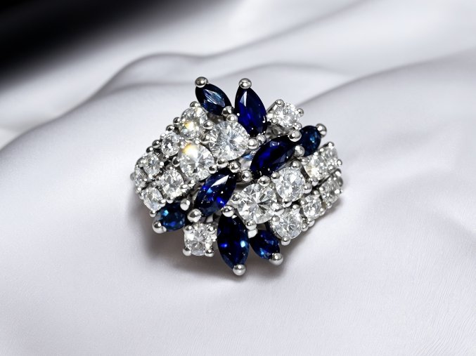 Zlatý Koktejlový Prsten se Safíry a Diamanty