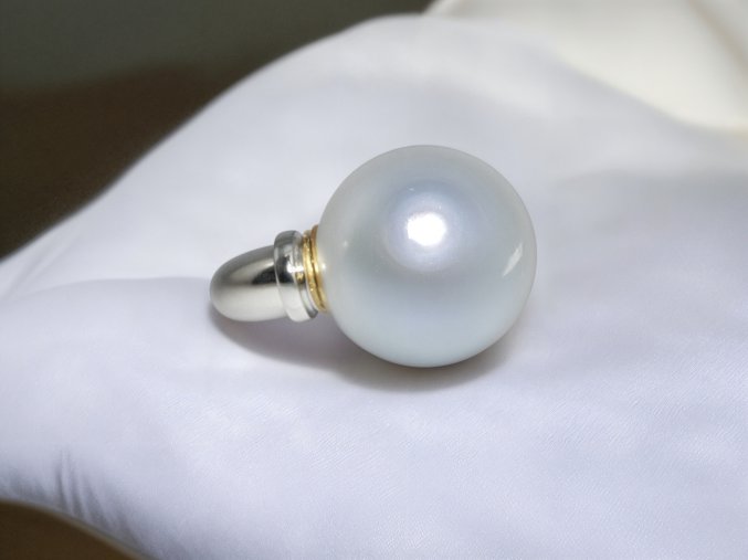 Zlatý Prsten s Perlou z Jižního Moře