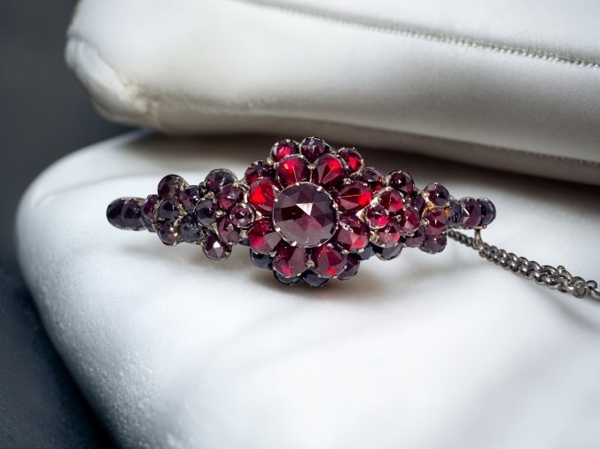 Biedermeier Tombakový Náramek s Českými Granáty