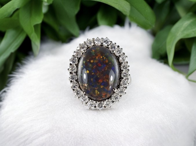 Zlatý Prsten s Černým Opálem a Top Diamanty