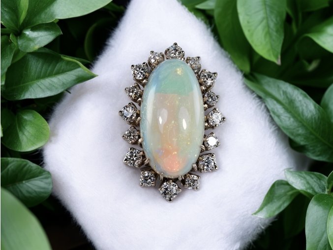 Zlatý Prsten s Krásným Opálem a Top Diamanty