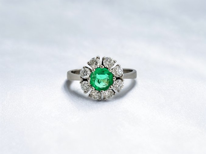 Zlatý Prsten s Diamanty a Smaragdy