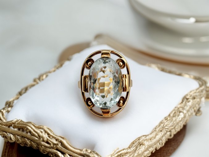 Starožitný Zlatý Prsten s Akvamarínem