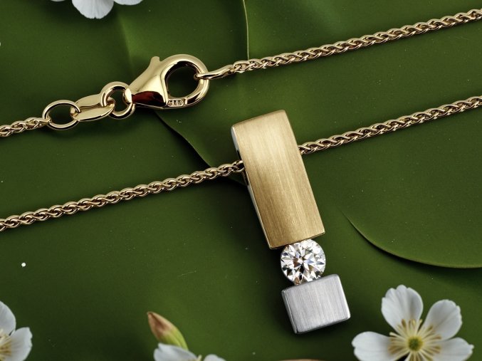 Zlatý Náhrdelník s Kvalitním Diamanten