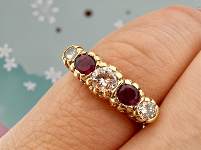 Starožitný Zlatý Prsten ¨Allianz¨ s Rubíny a Diamanty