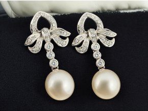 Starožitné Zlaté Náušnice s Diamanty a Perlou